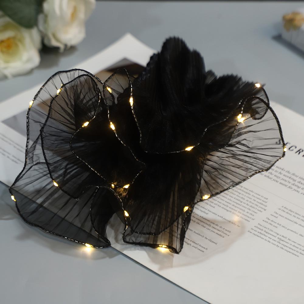 String Lights and Pearl Wave Gauze Bouquet Packaging for Flower Shops
String Lights and Pearl Wave Gauze Bouquet Packaging for Flower Shops