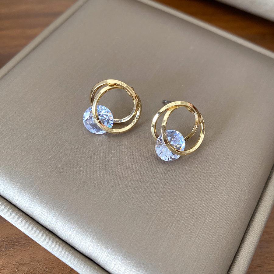Silver needle zircon round spiral hollow earrings light luxury high-end earrings fashion temperament earrings design sense niche
Silver needle zircon round spiral hollow earrings light luxury high-end earrings fashion temperament earrings design sense niche