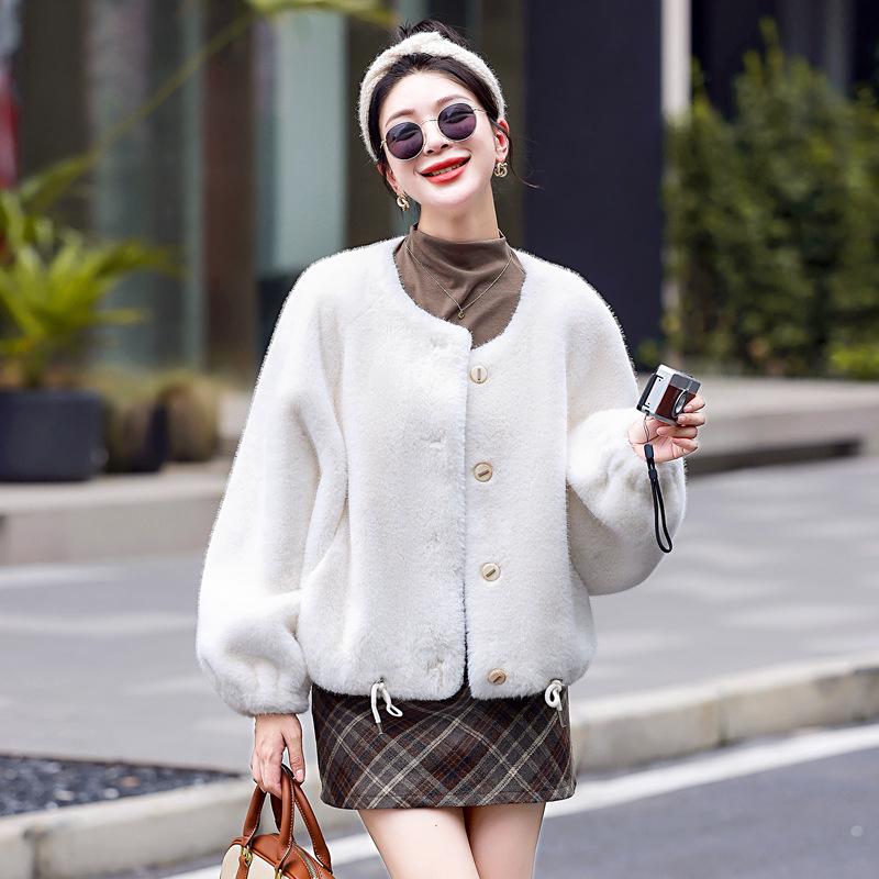 Stylish Faux Mink Cardigan - Women s Autumn/Winter Trendy Loose Fit Coat YF2510 L (120-130 jin)
Stylish Faux Mink Cardigan - Women s Autumn/Winter Trendy Loose Fit Coat YF2510 L (120-130 jin)