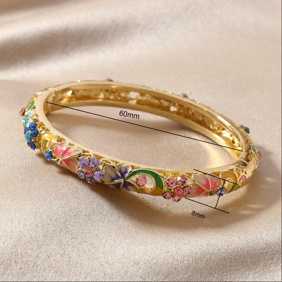 New Arrival New Chinese Style Light Luxury Alloy Gold Plated Zircon Chain Link Rose Bracelet Women s Vintage Fine Retro Jewelry
New Arrival New Chinese Style Light Luxury Alloy Gold Plated Zircon Chain Link Rose Bracelet Women s Vintage Fine Retro Jewelry
