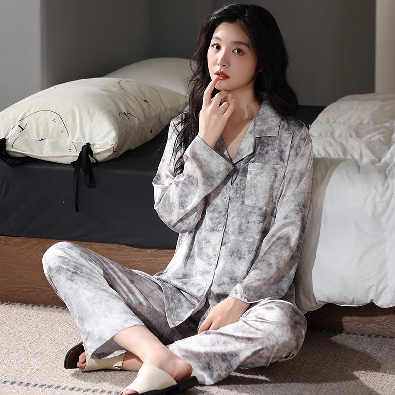Pajamas women s spring and autumn ice silk long-sleeved autumn women s new simulated silk summer loungewear set xxl recommended 70-80kg
Pajamas women s spring and autumn ice silk long-sleeved autumn women s new simulated silk summer loungewear set xxl recommended 70-80kg