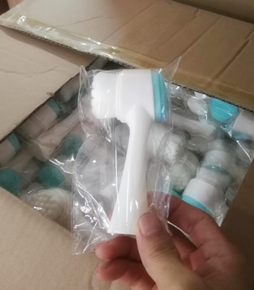 Dual-Faced Facial Cleansing Brush with Soft Bristles & Silicone Pads - Non-Electric Deep Cleaning Skincare Tool небесно-голубой
Dual-Faced Facial Cleansing Brush with Soft Bristles & Silicone Pads - Non-Electric Deep Cleaning Skincare Tool небесно-голубой