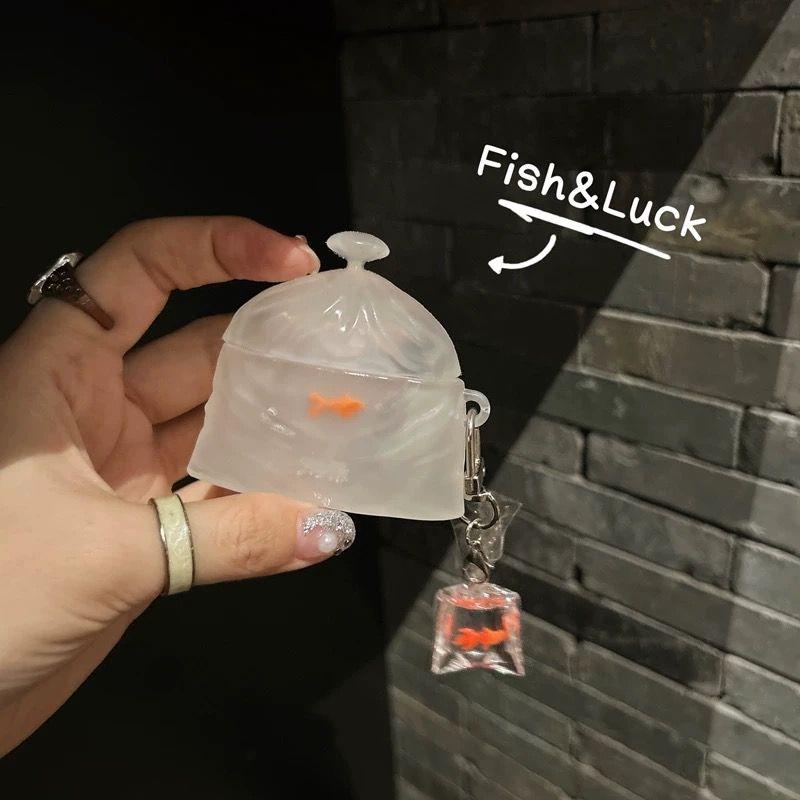 Apple 1/2 Поколение Беспроводные Bluetooth Наушники Чехол AirPods Три Поколение Pro Силиконовый Мягкий Чехол Пять Поколение Противоударный Чехол Четыре Поколение Airpods Pro/Pro2 Neutral Goldfish bag + pendant
Apple 1/2 Поколение Беспроводные Bluetooth Наушники Чехол AirPods Три Поколение Pro Силиконовый Мягкий Чехол Пять Поколение Противоударный Чехол Четыре Поколение Airpods Pro/Pro2 Neutral Goldfish bag + pendant