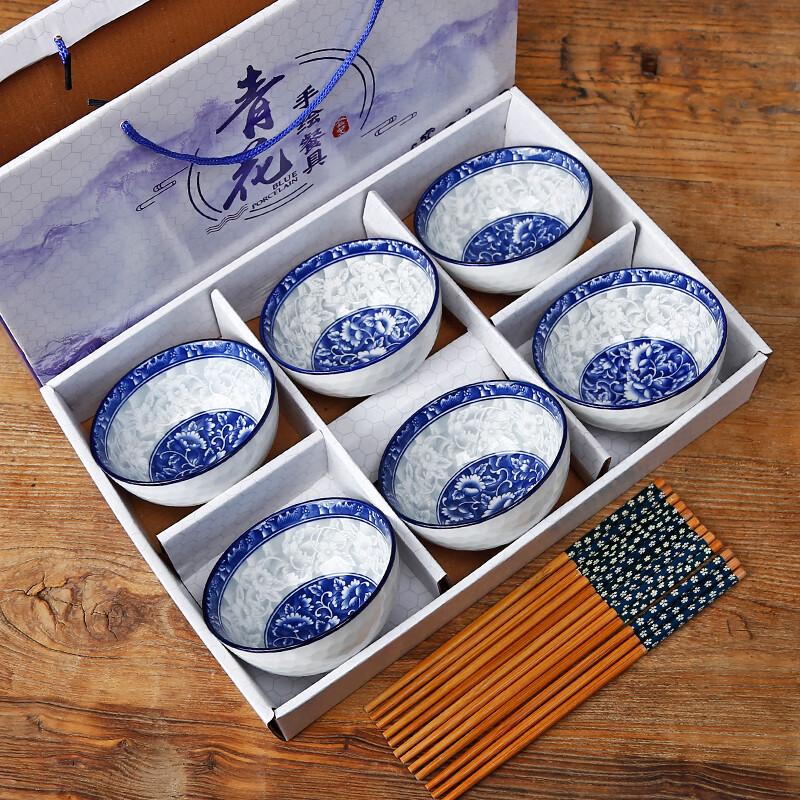 Hand-painted Blue and White Porcelain Bowl and Chopsticks Gift Set
Hand-painted Blue and White Porcelain Bowl and Chopsticks Gift Set