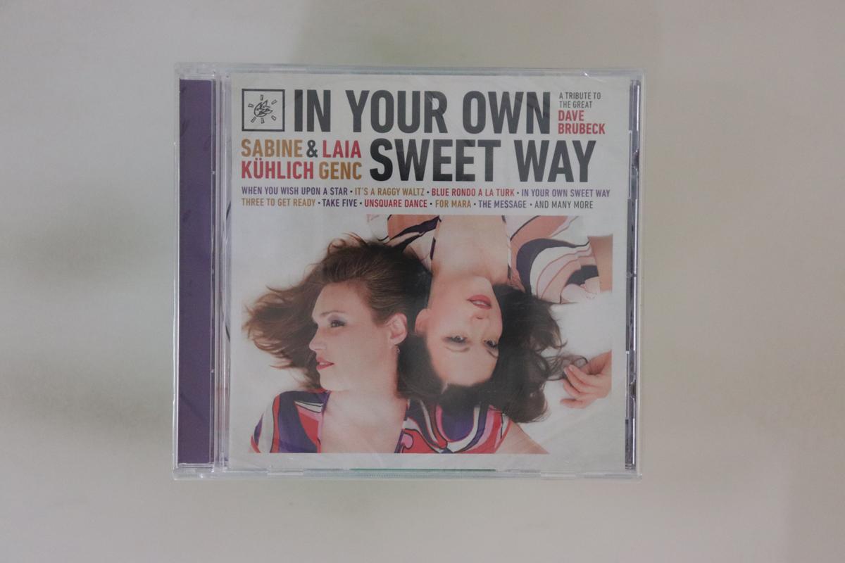 CD SABINE KUHLICH LAIA GENC In Your Own Sweet Way DMCHR71164 DOUBLE MOON 2015 Germany Jazz Used
CD SABINE KUHLICH LAIA GENC In Your Own Sweet Way DMCHR71164 DOUBLE MOON 2015 Germany Jazz Used