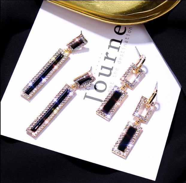 Korean Style Trendy Slim Earrings for Women with Round Faces – 2019 Fashionable Long Design Long style
Korean Style Trendy Slim Earrings for Women with Round Faces – 2019 Fashionable Long Design Long style