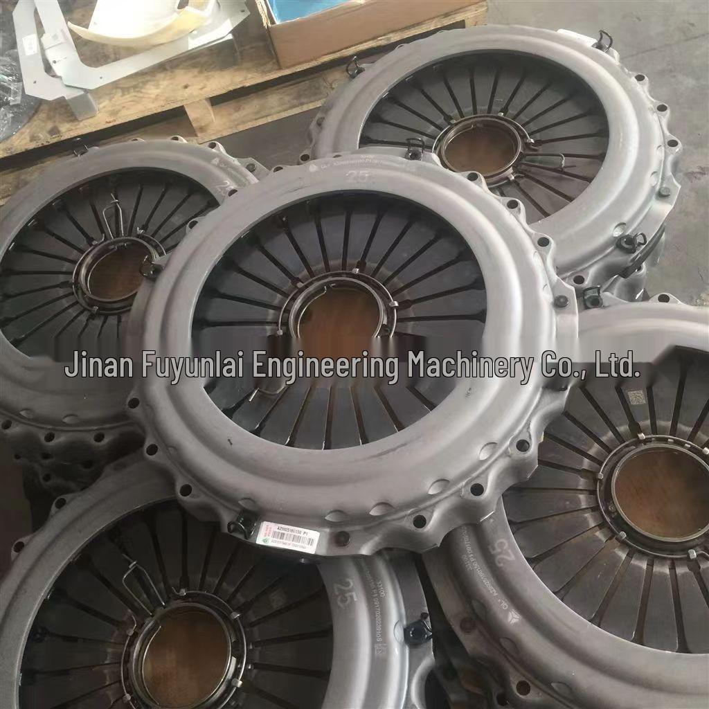 Suitable for HOWO 430, Pull-Type Clutch Pressure Plate Assembly AZ9921162110. срібний
Suitable for HOWO 430, Pull-Type Clutch Pressure Plate Assembly AZ9921162110. срібний