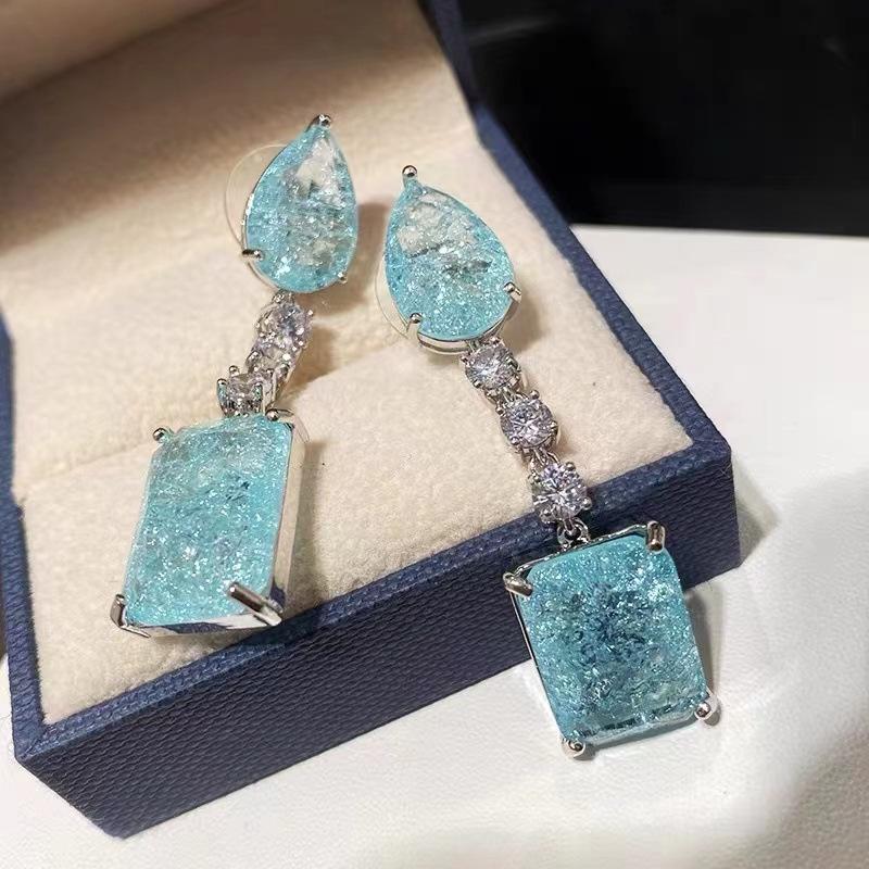 Ice Crack Broken Diamond Water Drop Earrings Women S Square Stud Earrings High-End Niche Crystal Earrings Square Earrings 925 Pins
Ice Crack Broken Diamond Water Drop Earrings Women S Square Stud Earrings High-End Niche Crystal Earrings Square Earrings 925 Pins