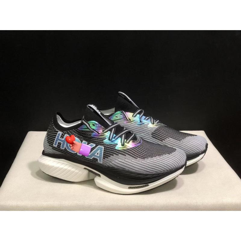 Men s and women s carbon plate racing training speed running shoes wear-resistant running shoes 45
Men s and women s carbon plate racing training speed running shoes wear-resistant running shoes 45