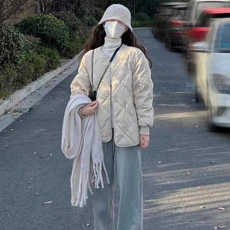 90% White Duck Down Women s Lightweight Short Jacket - 2023 New Autumn/Winter Fashion - Stylish, Warm Coat M 120-150 lbs
90% White Duck Down Women s Lightweight Short Jacket - 2023 New Autumn/Winter Fashion - Stylish, Warm Coat M 120-150 lbs