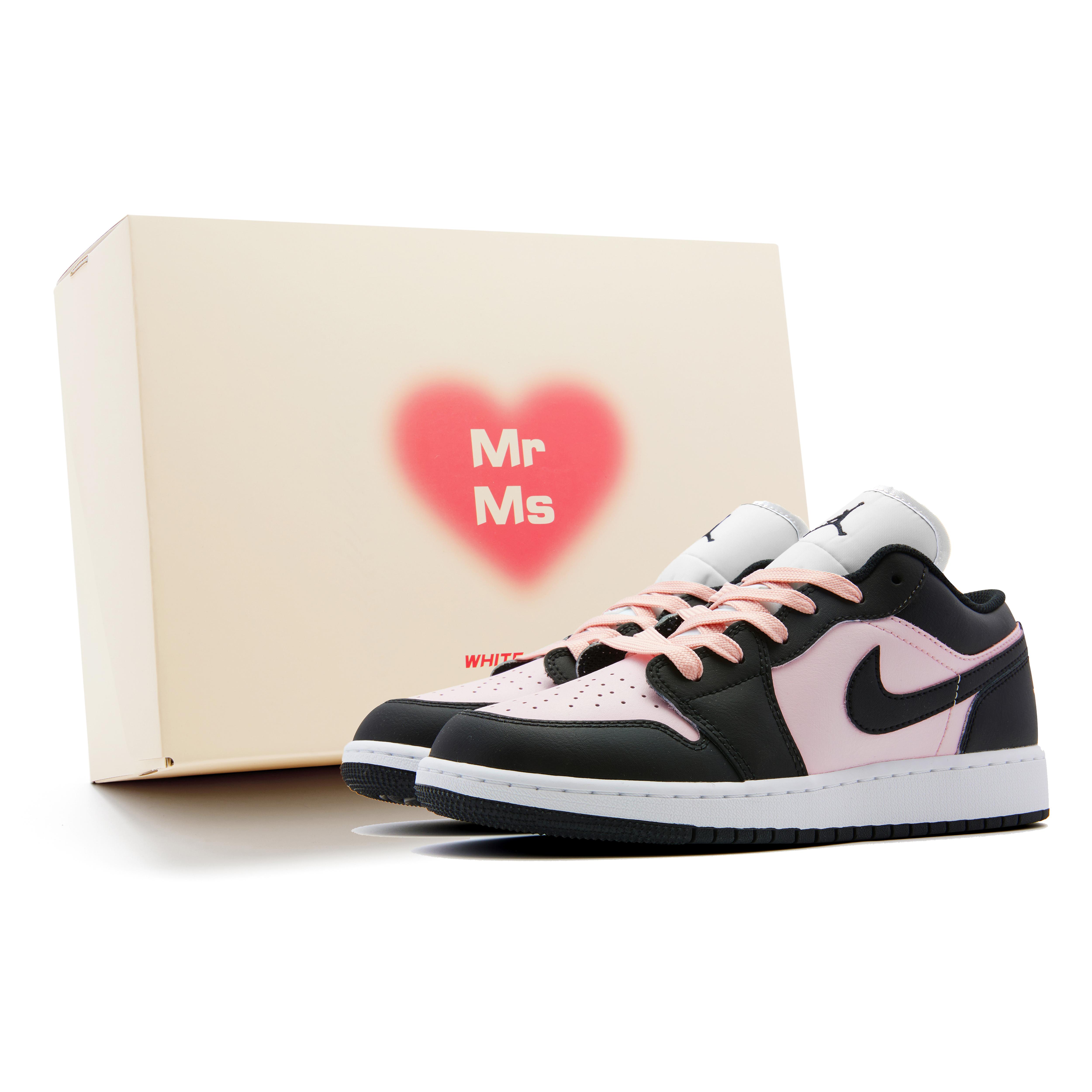 Jordan Air Jordan 1 Cushioning Slip Resistant Abrasion Resistant Low top Vintage Basketball Shoes Women s Black Pink 553560-131(Team44-) 38.5
Jordan Air Jordan 1 Cushioning Slip Resistant Abrasion Resistant Low top Vintage Basketball Shoes Women s Black Pink 553560-131(Team44-) 38.5