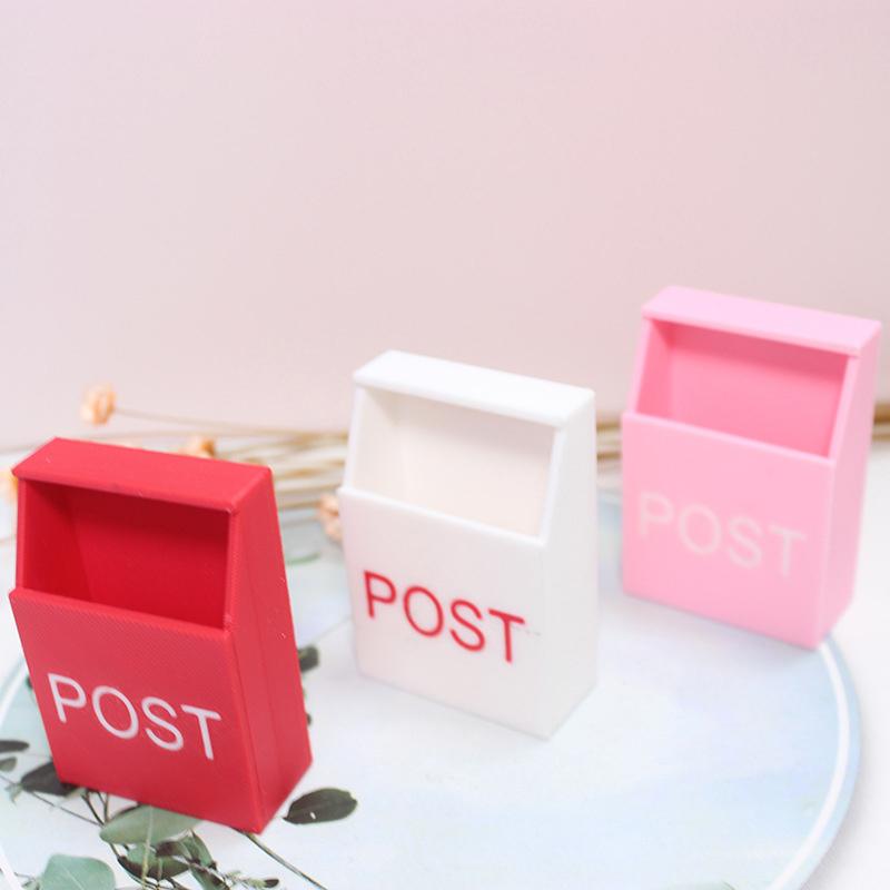 1 Piece 1:12 Doll House Miniature Post Box Mini Mailbox Model Christmas Holiday Pocket Scene Decoration червоний
1 Piece 1:12 Doll House Miniature Post Box Mini Mailbox Model Christmas Holiday Pocket Scene Decoration червоний