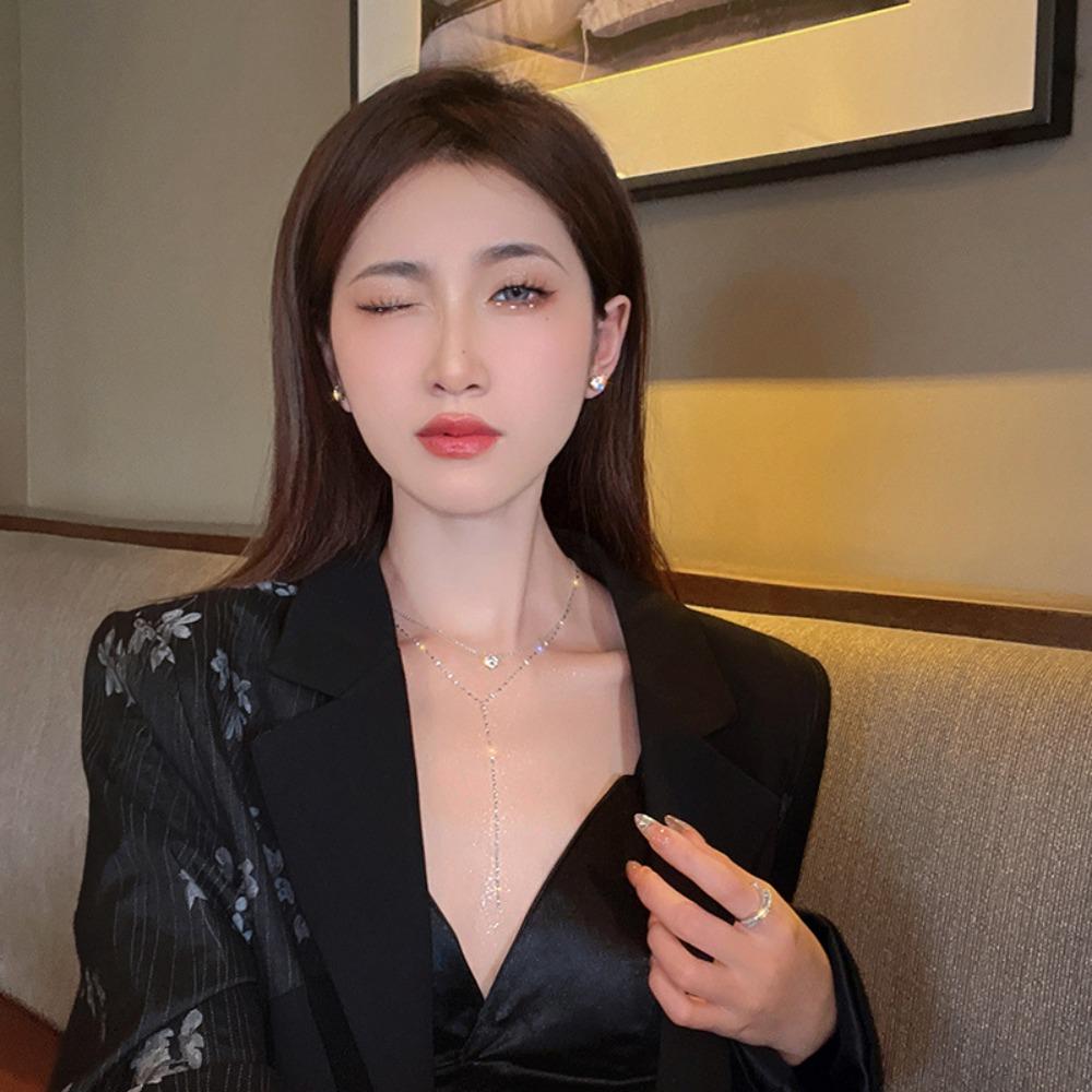 Tassel Sweet Shinny Rhinestone Y-shaped Chain Korean Style Necklace Women Necklace Clavicle Chain
Tassel Sweet Shinny Rhinestone Y-shaped Chain Korean Style Necklace Women Necklace Clavicle Chain
