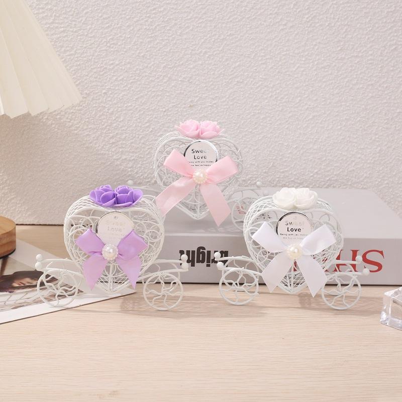 Heart Carriage Shape Wedding Party Candy Chocolate Packaging Box Valentines Day Gift Box New Year Candy Box Party Supplies about 11x7cm білий
Heart Carriage Shape Wedding Party Candy Chocolate Packaging Box Valentines Day Gift Box New Year Candy Box Party Supplies about 11x7cm білий