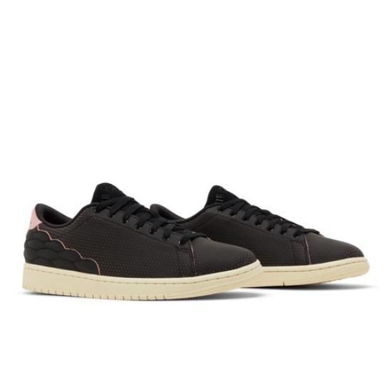 Air Jordan 1 Centre Court Perforated Black Pink Retro Sneakers DJ2756-006 EU 36.5 чорний
Air Jordan 1 Centre Court Perforated Black Pink Retro Sneakers DJ2756-006 EU 36.5 чорний