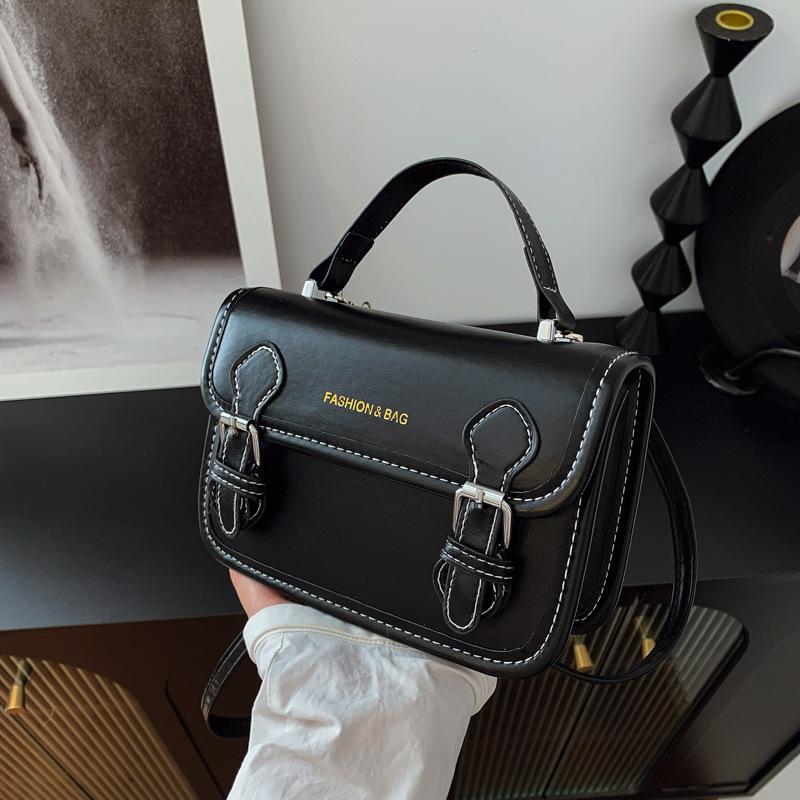 Commuting temperament versatile retro autumn new handbag women s niche design sense simple and lightweight messenger bag чёрный
Commuting temperament versatile retro autumn new handbag women s niche design sense simple and lightweight messenger bag чёрный