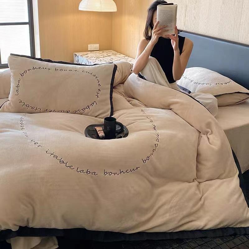 Niche Simple Light Luxury High Sense Thickened Milk Fleece Four-Piece Warm Coral Fleece Bed Sheet Quilt Cover Bedding 1.8m 4-piece set ( 200 * 230cm quilt core)
Niche Simple Light Luxury High Sense Thickened Milk Fleece Four-Piece Warm Coral Fleece Bed Sheet Quilt Cover Bedding 1.8m 4-piece set ( 200 * 230cm quilt core)