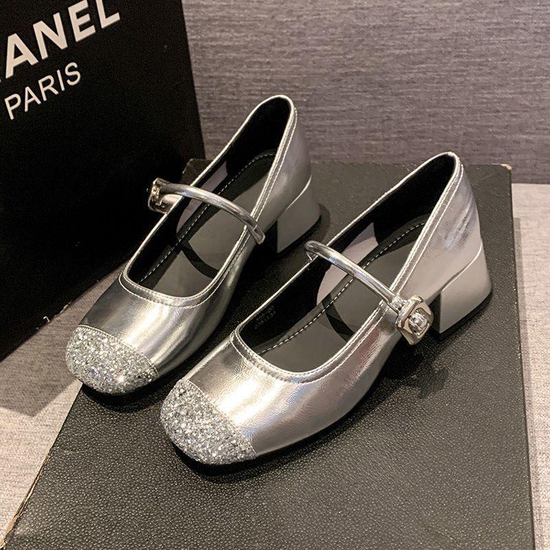 Xiaoxiangfeng looks thin and increases height retro single shoes Xiaoxiangfeng silver sequins one-word temperament light mouth Mary Jane shoes 40 срібний
Xiaoxiangfeng looks thin and increases height retro single shoes Xiaoxiangfeng silver sequins one-word temperament light mouth Mary Jane shoes 40 срібний
