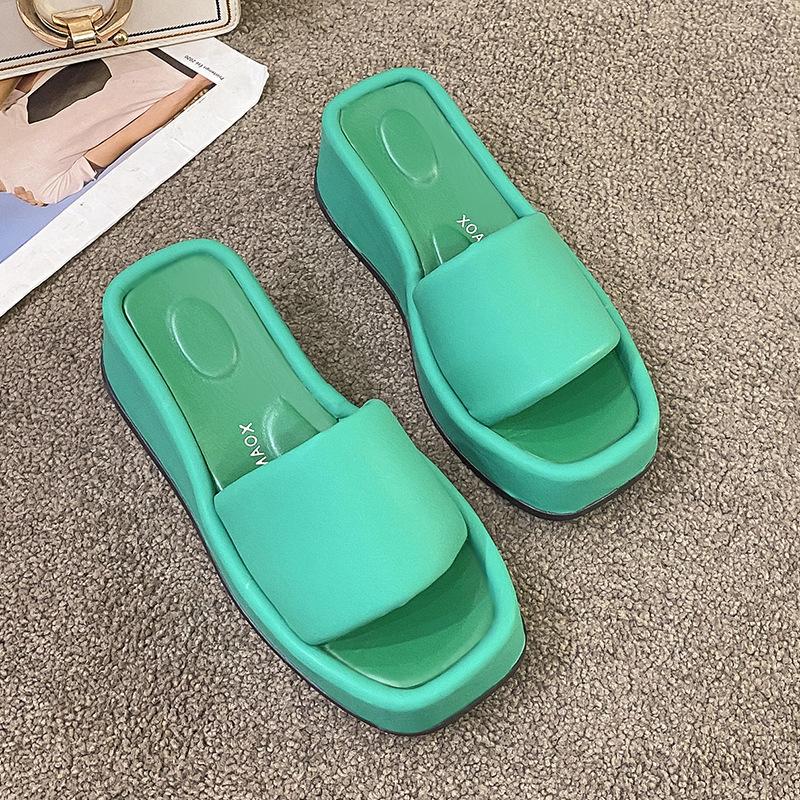 Summer new fashion outer wear thick-soled cool slippers muffin bottom square head European and American large size foreign trade fashion beach slipper 35
Summer new fashion outer wear thick-soled cool slippers muffin bottom square head European and American large size foreign trade fashion beach slipper 35