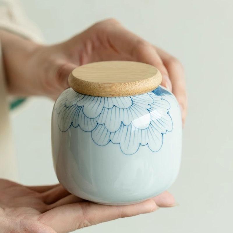 Ceramic Jewelry Cosmetic Storage Jar Household Storage Tea Sealed Jar Tea Set Accessories Home Candy Nut Coffee Bean Storage Box
Ceramic Jewelry Cosmetic Storage Jar Household Storage Tea Sealed Jar Tea Set Accessories Home Candy Nut Coffee Bean Storage Box