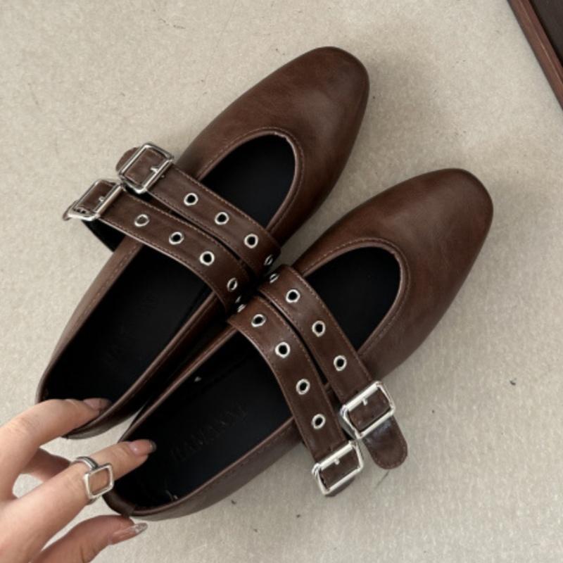 Flat Shoes Women s Mary Jane 2025 New Buckle Female Leather Fashion Casual Elegant Soft Sole Rivet Decoration Women Loafers 37 коричневый
Flat Shoes Women s Mary Jane 2025 New Buckle Female Leather Fashion Casual Elegant Soft Sole Rivet Decoration Women Loafers 37 коричневый