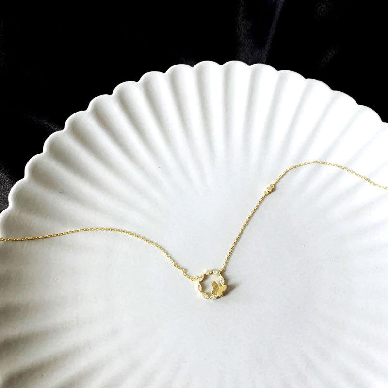 Свежее и элегантное ожерелье с кольцом-бабочкой, элегантная и универсальная женская цепочка на ключицу
Свежее и элегантное ожерелье с кольцом-бабочкой, элегантная и универсальная женская цепочка на ключицу