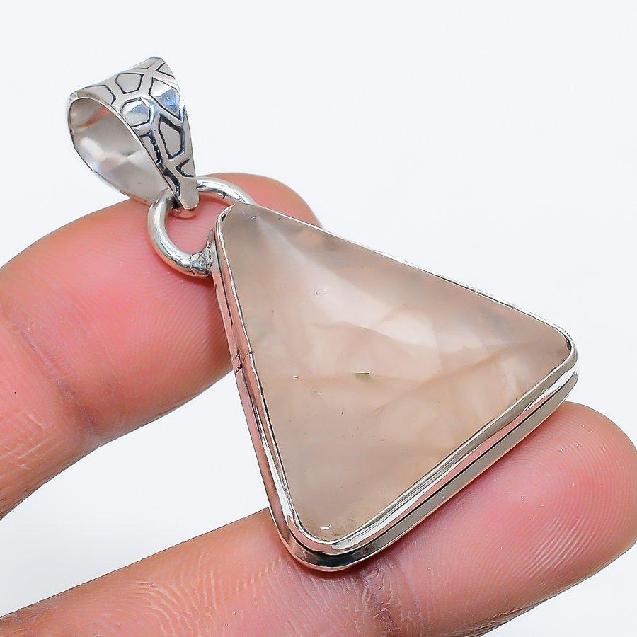 Rose Quartz Gemstone Handmade 925 Sterling Silver Jewelry Pendant 1.69 SU-9957
Rose Quartz Gemstone Handmade 925 Sterling Silver Jewelry Pendant 1.69 SU-9957