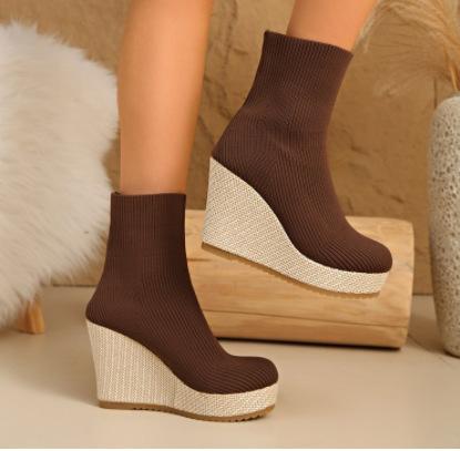Wedges Heel Women s Knitted Short Boots Solid Color Slip on Platform Shoes for Women Fashion Autumn Footwear Botas Mujer Size36 43
Wedges Heel Women s Knitted Short Boots Solid Color Slip on Platform Shoes for Women Fashion Autumn Footwear Botas Mujer Size36 43