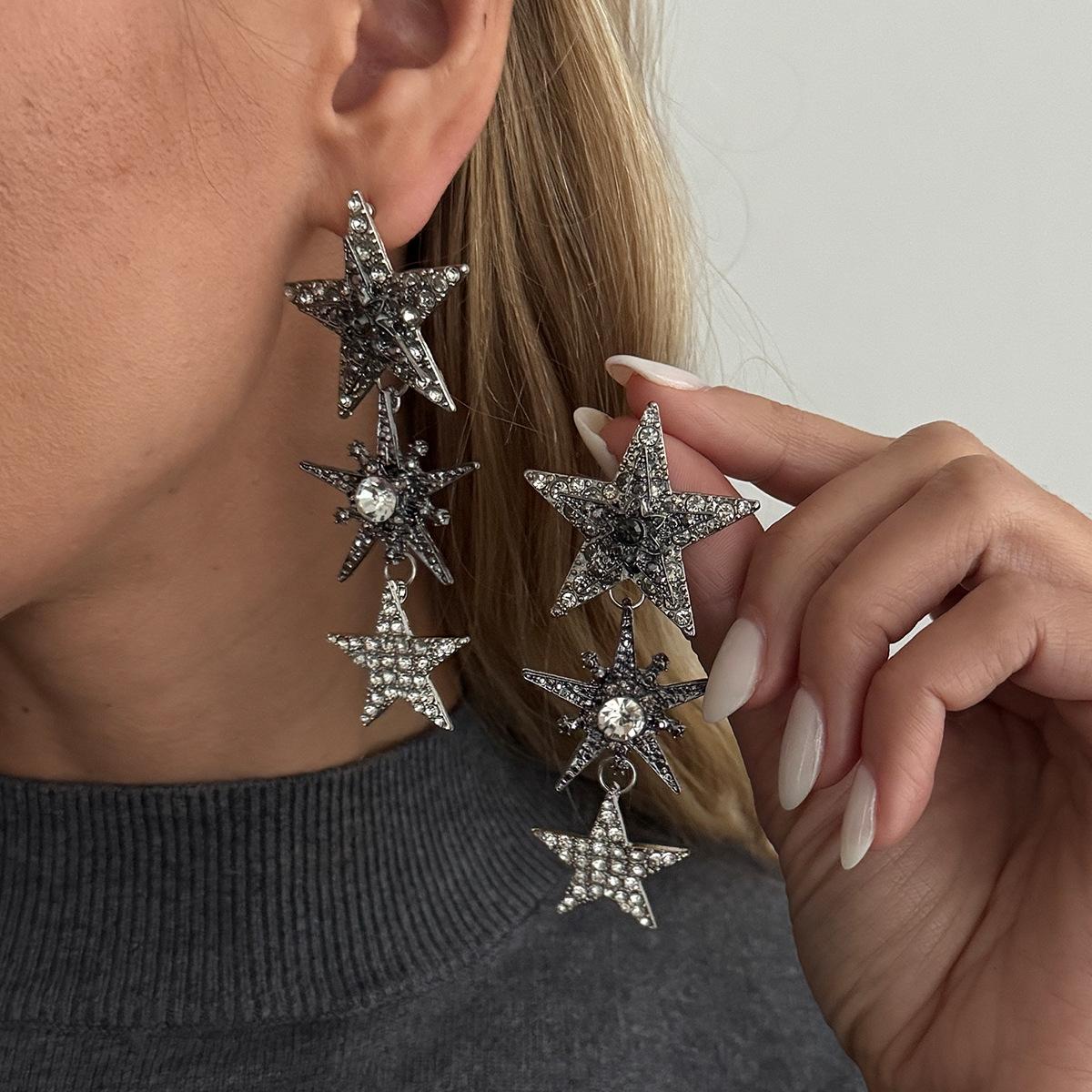 Exaggerated high-end tassel multi-layer temperament alloy full diamond earrings with pentagram splicing earrings
Exaggerated high-end tassel multi-layer temperament alloy full diamond earrings with pentagram splicing earrings