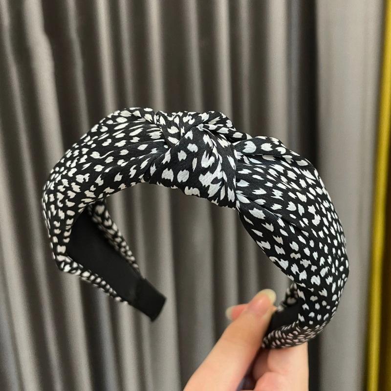 1 шт. заколка для волос высокого класса с дизайном золотого пшеничного колоса, большая заколка-акула, аксессуар для волос для женщин, чтобы закалывать волосы.
1 шт. заколка для волос высокого класса с дизайном золотого пшеничного колоса, большая заколка-акула, аксессуар для волос для женщин, чтобы закалывать волосы.