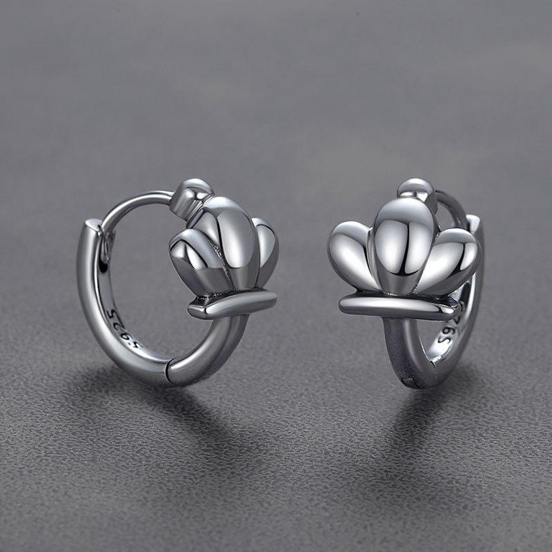Glossy Crown Earrings Retro and Old Personality Trend Men s and Women s Cold Wind Earrings
Glossy Crown Earrings Retro and Old Personality Trend Men s and Women s Cold Wind Earrings