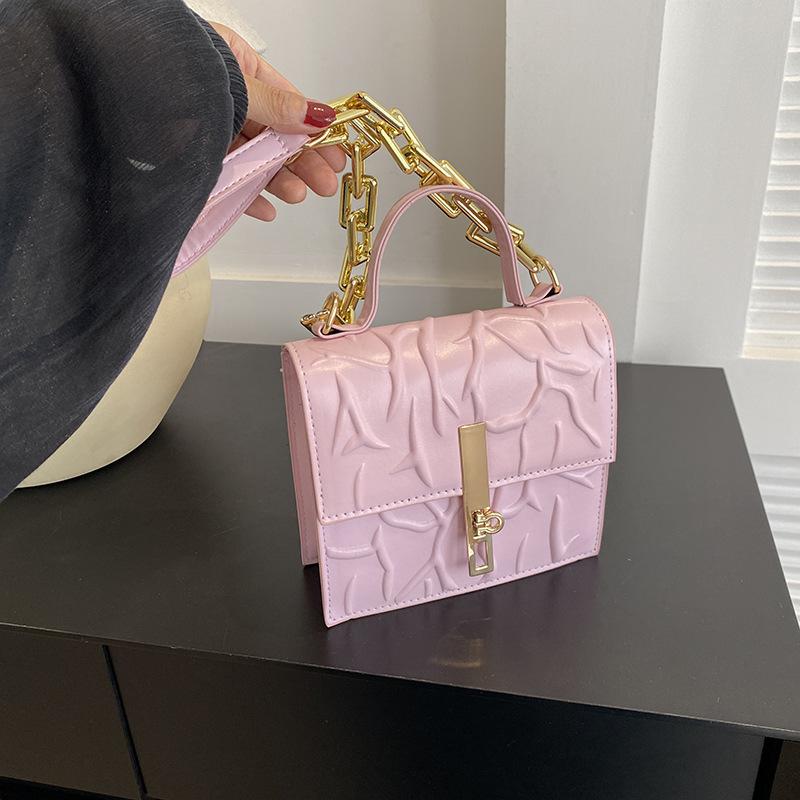Pleated texture 2025 autumn new lock trend crossbody simple chain shoulder portable small square bag рожевий
Pleated texture 2025 autumn new lock trend crossbody simple chain shoulder portable small square bag рожевий