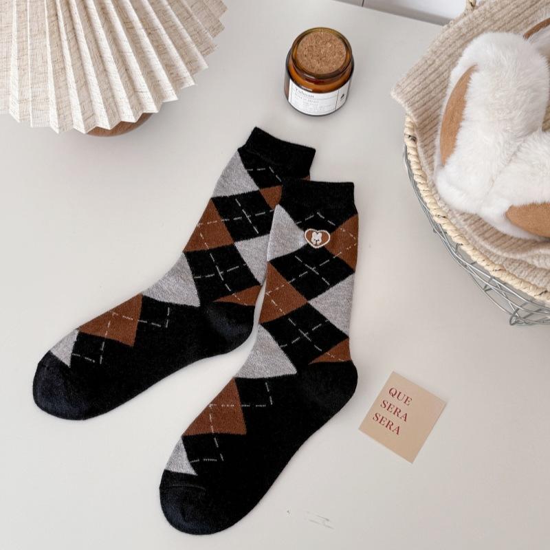 Wool Socks Will Pill! Vintage Diamond Plaid Rabbit Embroidered Wool Socks British Style Warm Cashmere Pile Socks One size fits all чорний
Wool Socks Will Pill! Vintage Diamond Plaid Rabbit Embroidered Wool Socks British Style Warm Cashmere Pile Socks One size fits all чорний