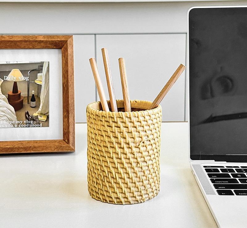 Simple Vine Pen Holder Home Office Minimalism Rattan Pen Holder Stationery Storage Plastic Tableware Holder Desk Accessories
Simple Vine Pen Holder Home Office Minimalism Rattan Pen Holder Stationery Storage Plastic Tableware Holder Desk Accessories
