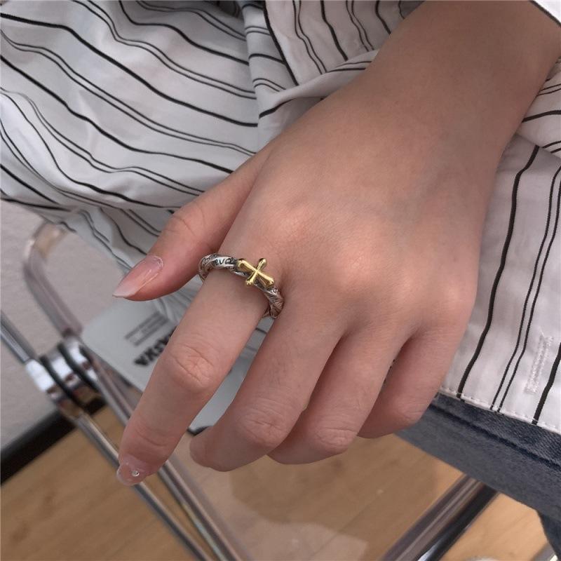 2026 Niche Design Graffiti Love Cross Twisted English Letters Retro Old Ring Versatile Dancing Fashion Trend Resizable
2026 Niche Design Graffiti Love Cross Twisted English Letters Retro Old Ring Versatile Dancing Fashion Trend Resizable