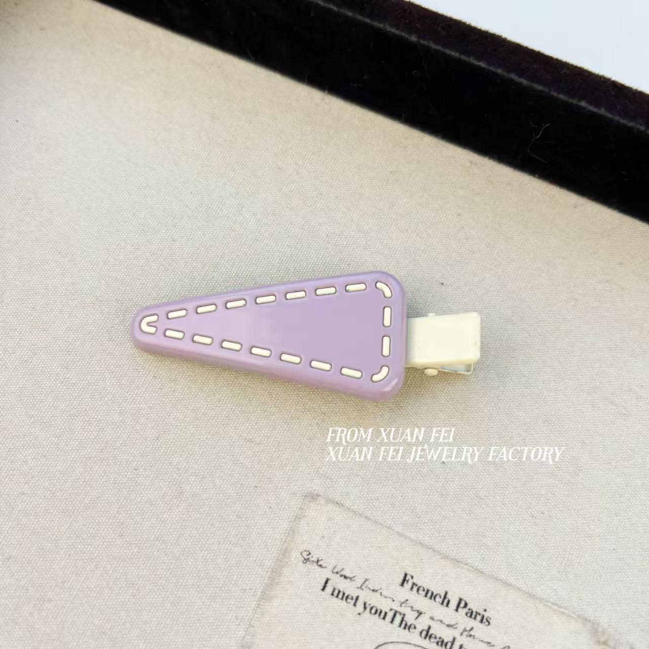 Cream Triangle Alloy Hair Clip - Seamless Versatile Side Clip for Flyaway Bangs, Women s Accessory
Cream Triangle Alloy Hair Clip - Seamless Versatile Side Clip for Flyaway Bangs, Women s Accessory