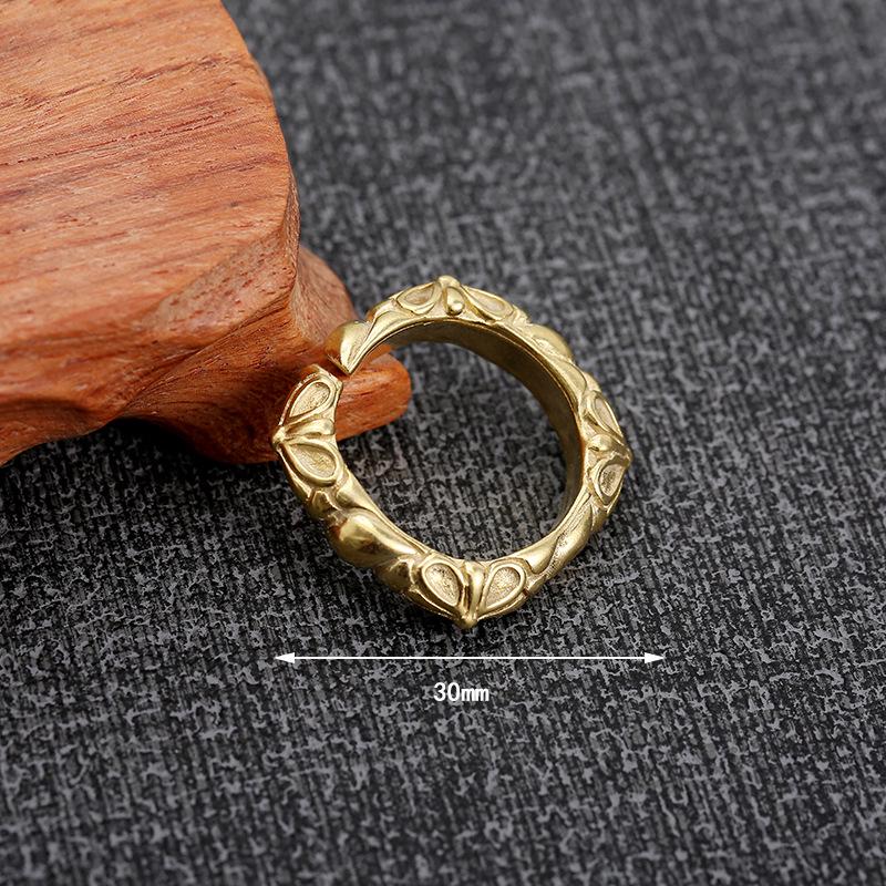 Брелок ручної роботи з чистої латуні Crocore з візерунком - відкритий дизайн Arabesque для багажу та аксесуарів DIY
Брелок ручної роботи з чистої латуні Crocore з візерунком - відкритий дизайн Arabesque для багажу та аксесуарів DIY