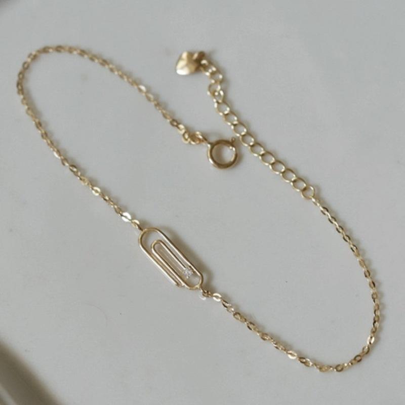 Браслет-клипса из стерлингового серебра S925 с одним бриллиантом, женский, минималистский, элегантный, модный, в стиле меньшинства 925
Браслет-клипса из стерлингового серебра S925 с одним бриллиантом, женский, минималистский, элегантный, модный, в стиле меньшинства 925