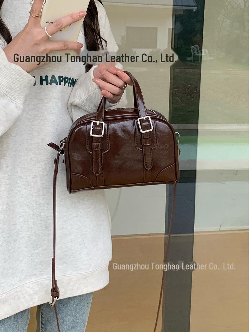 Женская ретро-корейская черная сумка 2024 года: Универсальная сумка через плечо и сумка-мессенджер на осень/зиму коричневый