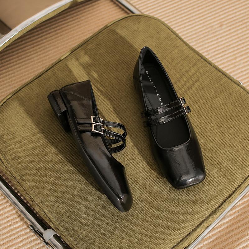 2305 flat shoes women s thick heel new square head word with Mary Jane shoes retro light mouth low heel silver single shoes 35
2305 flat shoes women s thick heel new square head word with Mary Jane shoes retro light mouth low heel silver single shoes 35