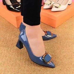 Soft leather pointed thick heel single shoes women s spring and autumn light mouth patent leather glossy square buckle middle heel work shoes 40 синій
Soft leather pointed thick heel single shoes women s spring and autumn light mouth patent leather glossy square buckle middle heel work shoes 40 синій