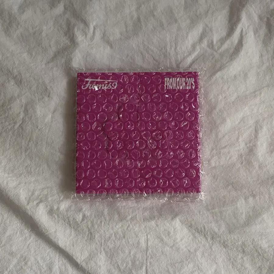 Fromis9 Dipack Album
Fromis9 Dipack Album