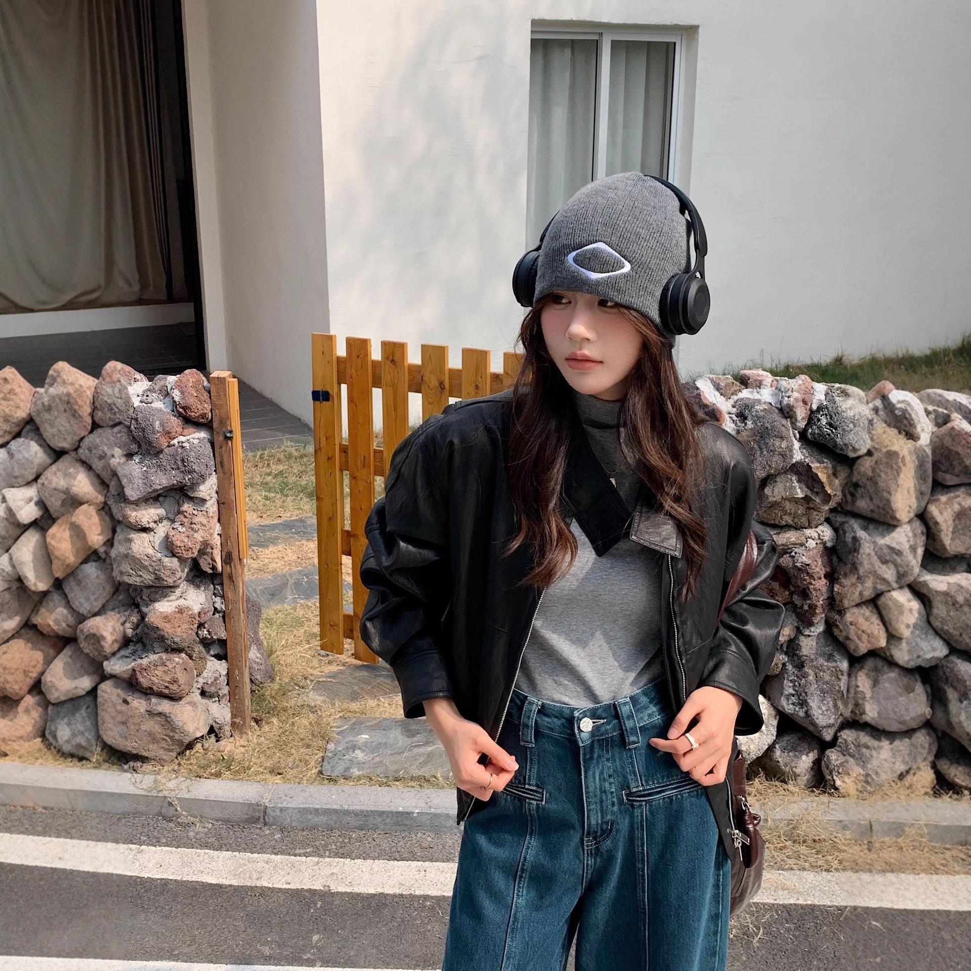 Women s Fall 2025 Leather Jacket with Double Zipper and Shirt-Style Cuff Design Large чорний
Women s Fall 2025 Leather Jacket with Double Zipper and Shirt-Style Cuff Design Large чорний