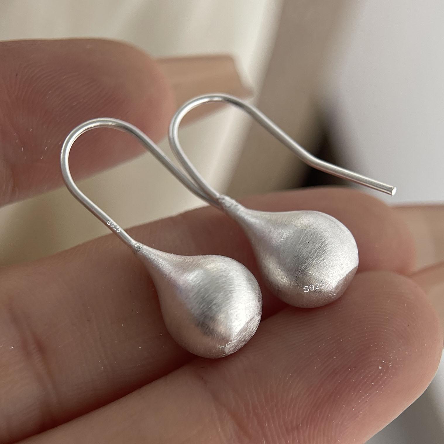 925 Sterling Silver Vintage Earrings For Women Simple Shinning Ball Earring Jewelry Prevent Allergy Party Accessories Gift
925 Sterling Silver Vintage Earrings For Women Simple Shinning Ball Earring Jewelry Prevent Allergy Party Accessories Gift