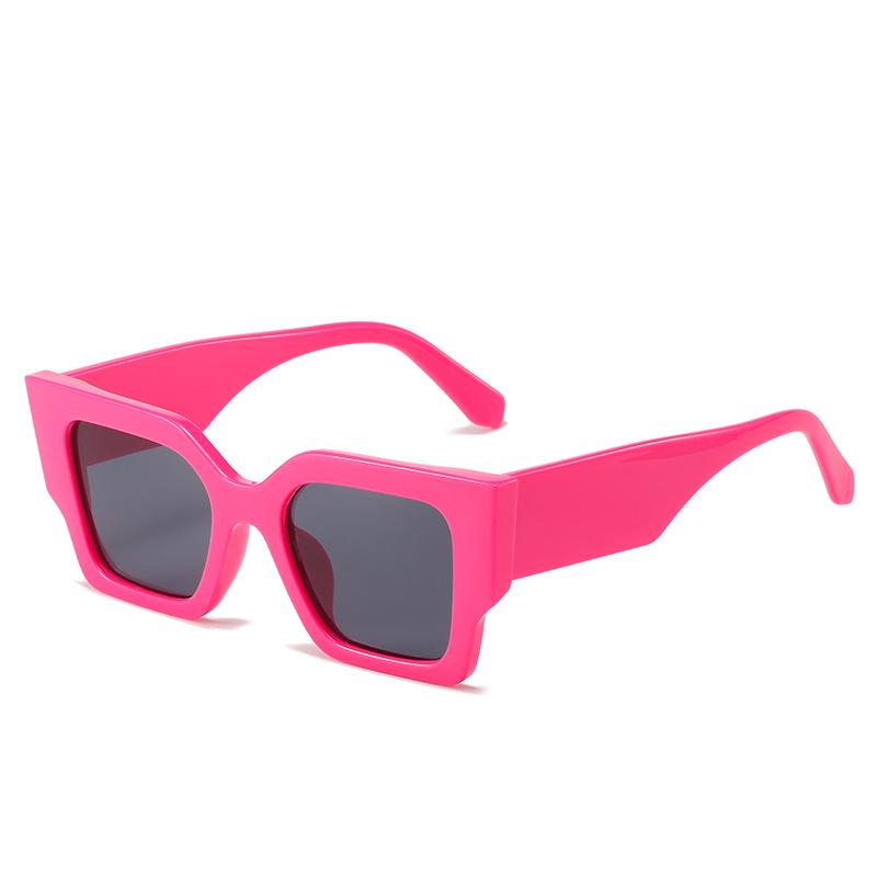 2022 Trendy Rose Red Square Sunglasses for Women - Large Frame, European & American Street Style
2022 Trendy Rose Red Square Sunglasses for Women - Large Frame, European & American Street Style