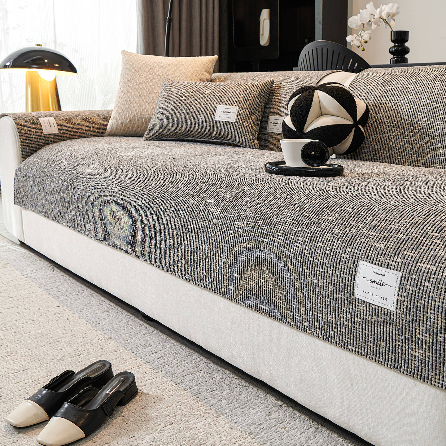 Простая и Современная Подушка для Дивана Четыре Сезона Шенилл Новая Прямой Ряд Фиксированная Водонепроницаемая и Противоскользящая Ткань Чехла для Подушки Дивана 70x70cm
Простая и Современная Подушка для Дивана Четыре Сезона Шенилл Новая Прямой Ряд Фиксированная Водонепроницаемая и Противоскользящая Ткань Чехла для Подушки Дивана 70x70cm