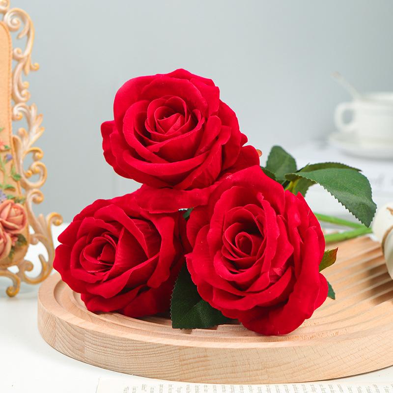 Red rose flower simulation flower dried bouquet photo Valentine s Day silk flower living room dining table
Red rose flower simulation flower dried bouquet photo Valentine s Day silk flower living room dining table