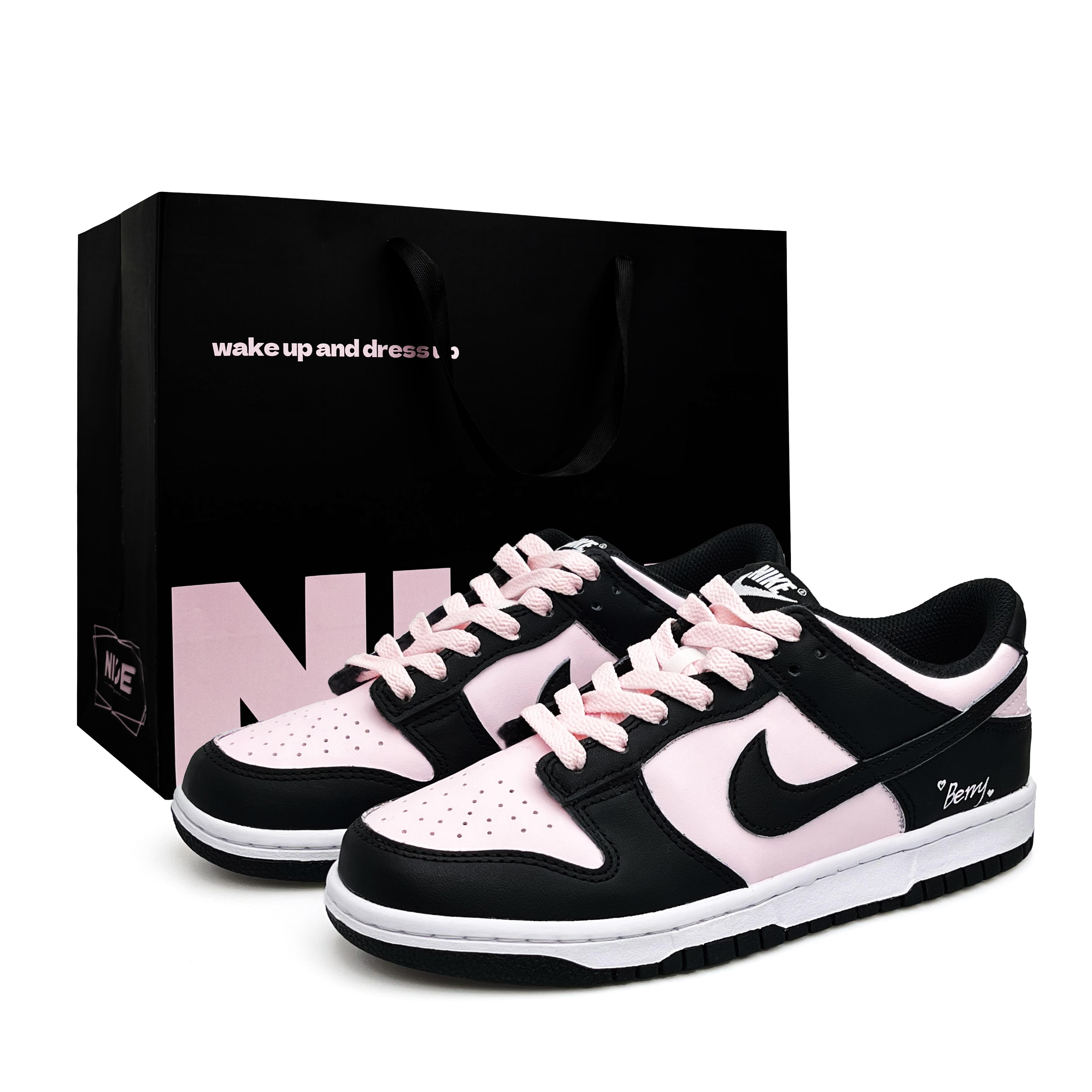 Nike Dunk Cherry Blossom White Peach, Special Shopping Bag Low top Skateboard Shoes Unisex Black Pink DD1391-100(Team920-BOX) 35.5
Nike Dunk Cherry Blossom White Peach, Special Shopping Bag Low top Skateboard Shoes Unisex Black Pink DD1391-100(Team920-BOX) 35.5