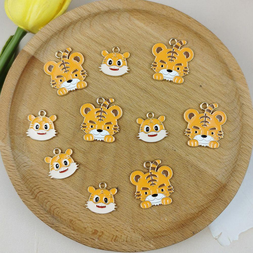Driping Oil Bracelet Components DIY Jewelry Accessories Jewelry Making Cartoon Tiger Pendents
Driping Oil Bracelet Components DIY Jewelry Accessories Jewelry Making Cartoon Tiger Pendents