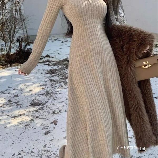 Women s V-neck Slim Fit Knit Midi Dress – Stylish, Solid Color for Spring and Autumn Small сірий колір/абрикосовий
Women s V-neck Slim Fit Knit Midi Dress – Stylish, Solid Color for Spring and Autumn Small сірий колір/абрикосовий
